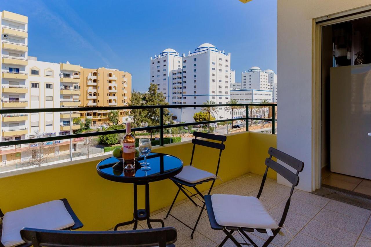 Light & Comfy Apartment W/ Pool & Balcony By Lovelystay Portimão Eksteriør billede